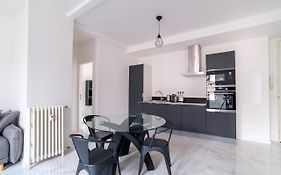 Villa J